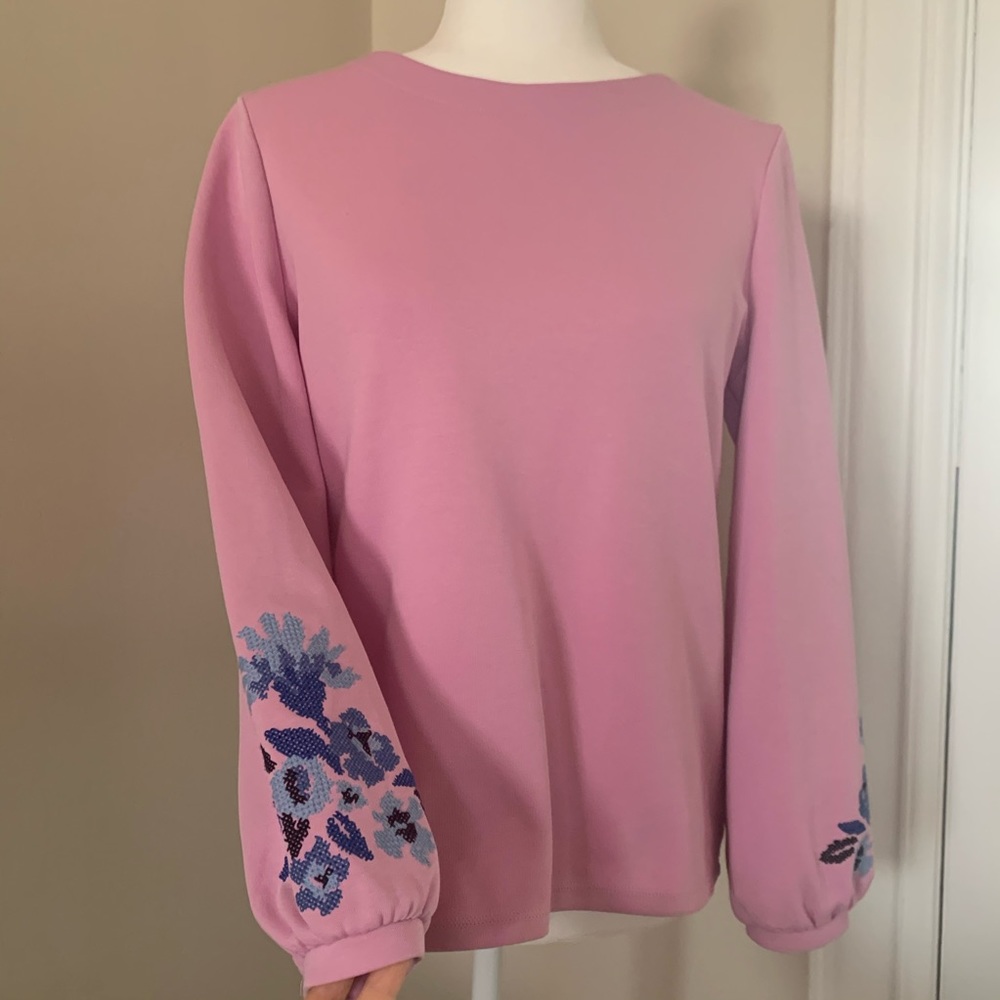 Crew neck sweater floral embroidered Ann Taylor